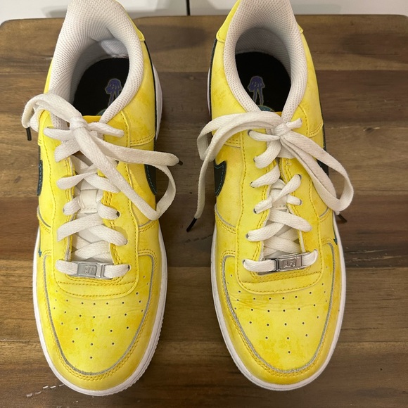 Nike Air Force 1 Smiley, 7Y, Yellow, worn a few times, no box - Picture 11 of 12